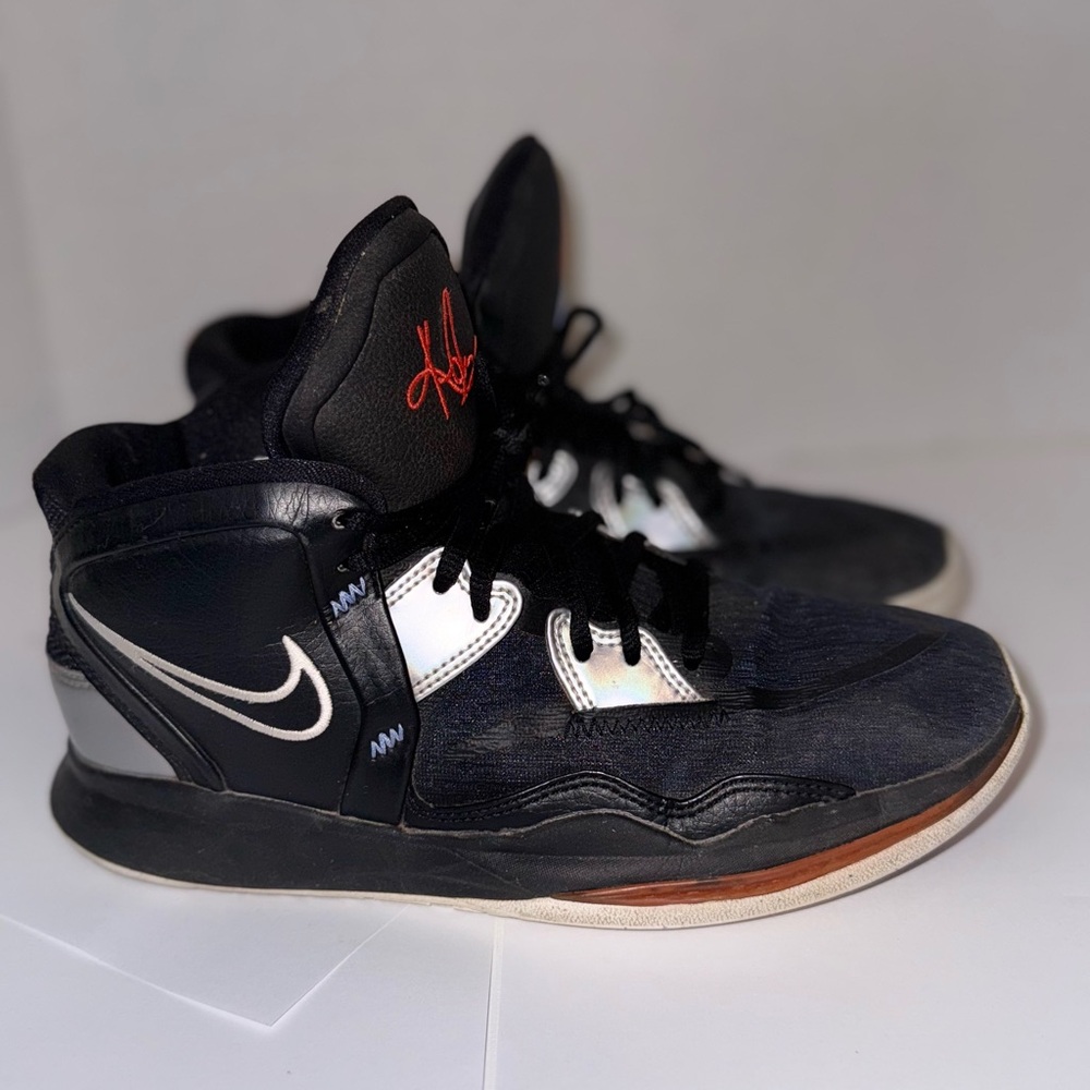 Nike Kyrie Infinity
Fire and Ice size 7